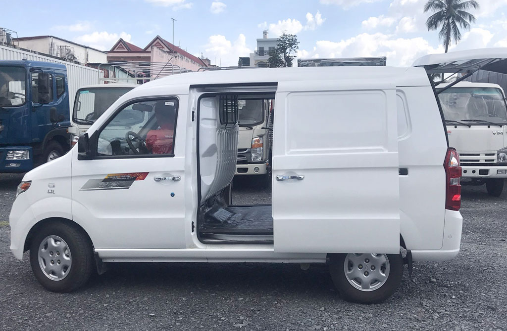 van-chuyen-xe-tai-van-1